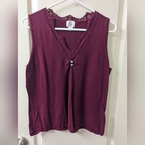Women's Sleeveless Lace Trim Top